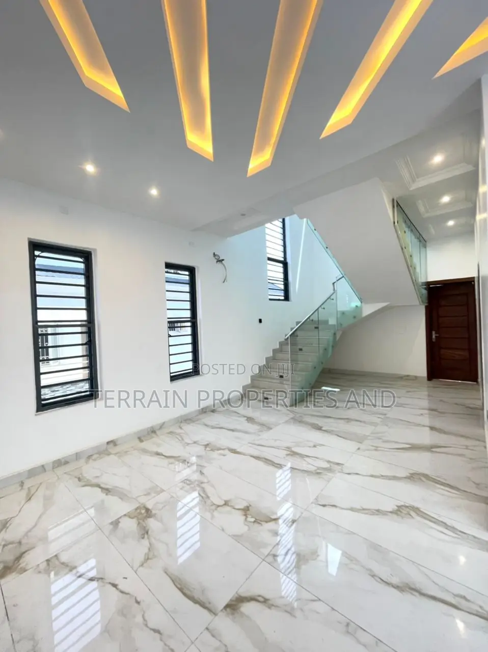 Furnished 5bdrm Duplex in Osapa london for sale