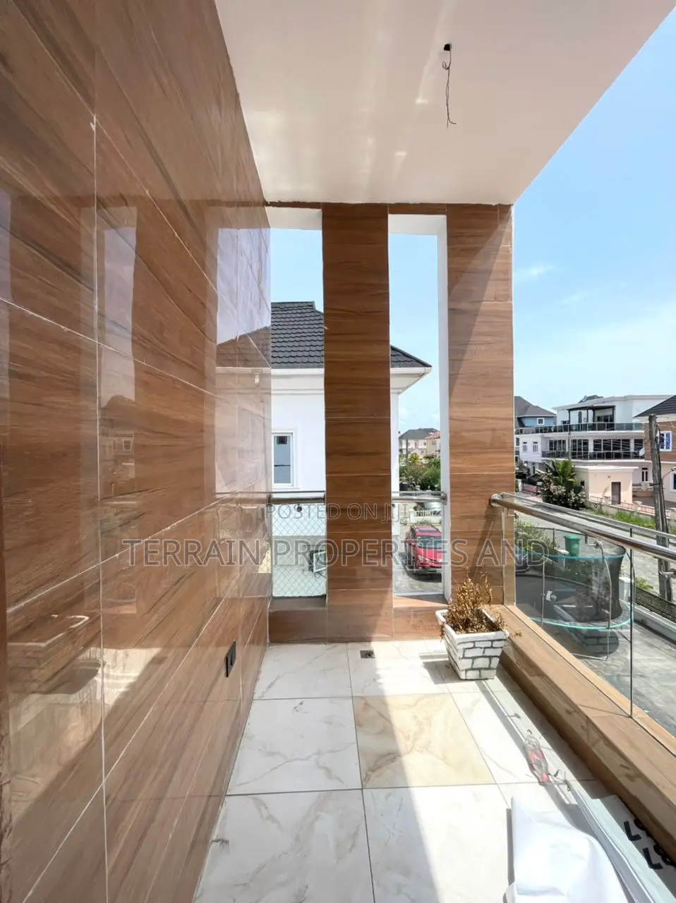 Furnished 5bdrm Duplex in Osapa london for sale