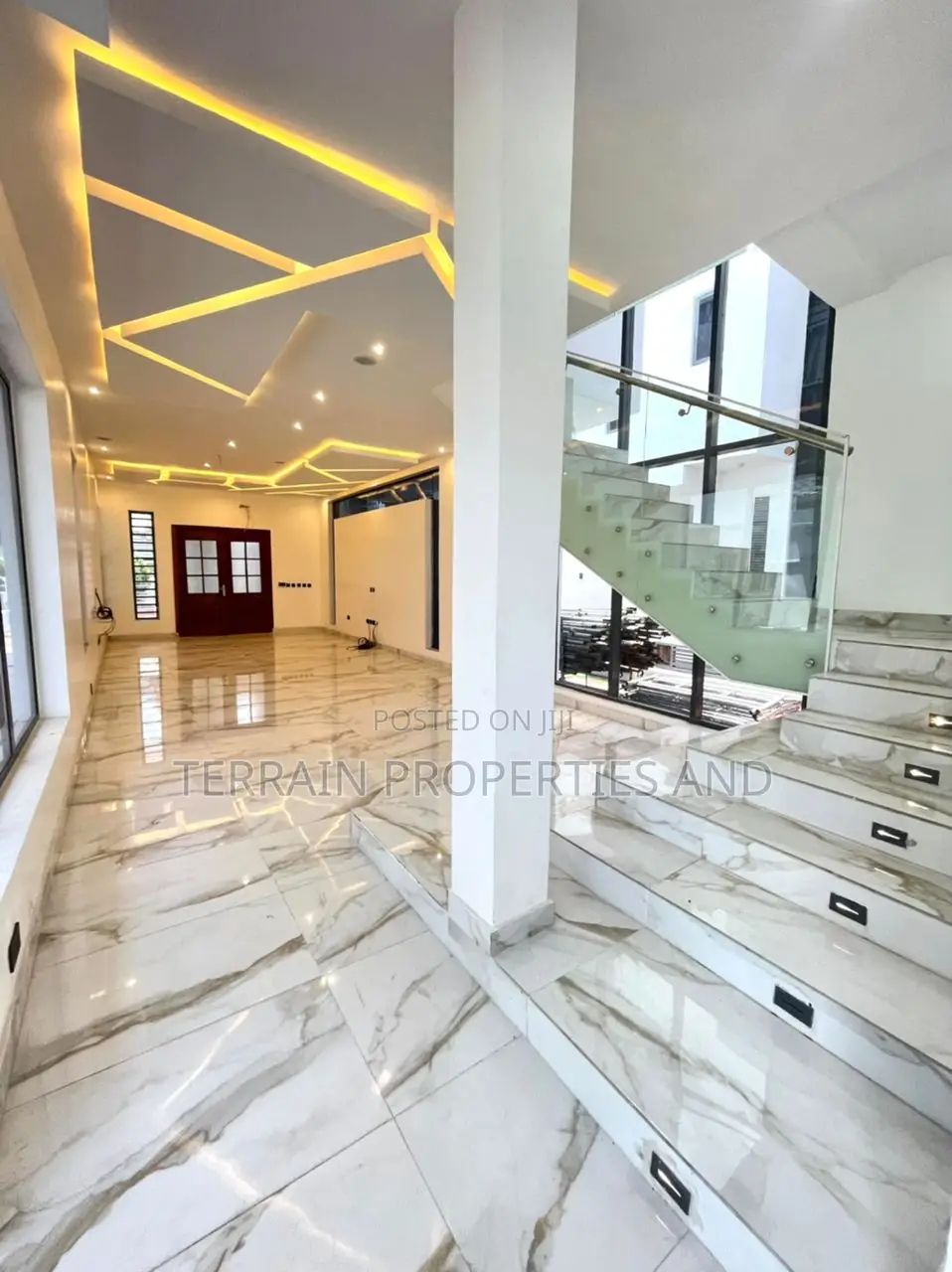 Furnished 5bdrm Duplex in Osapa london for sale