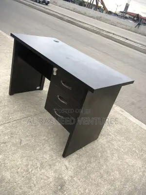 4 Feet Office Table