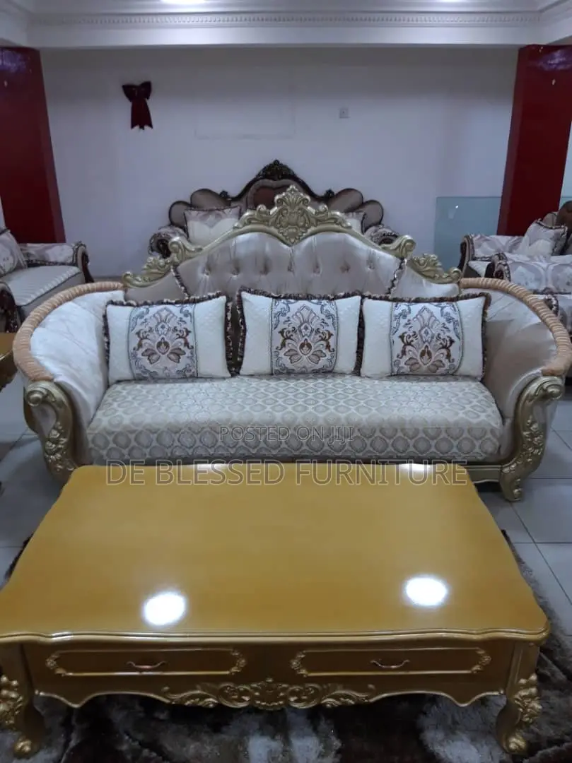 Royal Settees