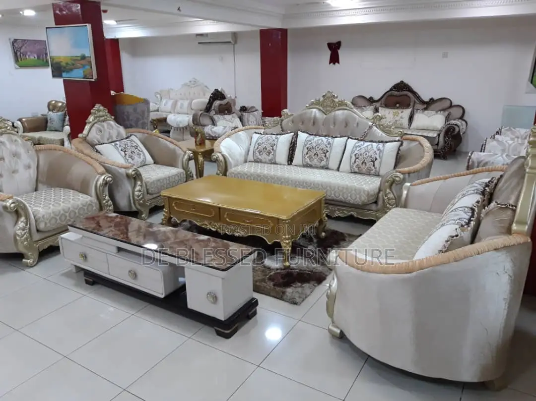 Royal Settees