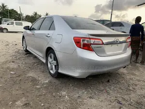 Toyota Camry 2012 Silver