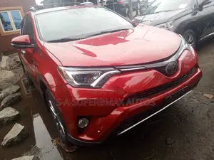 Toyota RAV4 2018 Red