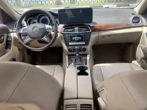 Mercedes-Benz C300 Sport 4Matic Sedan AWD (3.0L 6cyl 7A) 2012 White