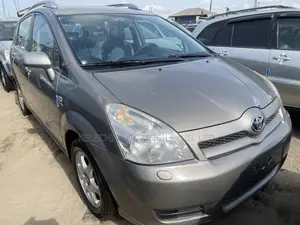 Toyota Corolla Verso 2.0 D-4D 2005 Gray