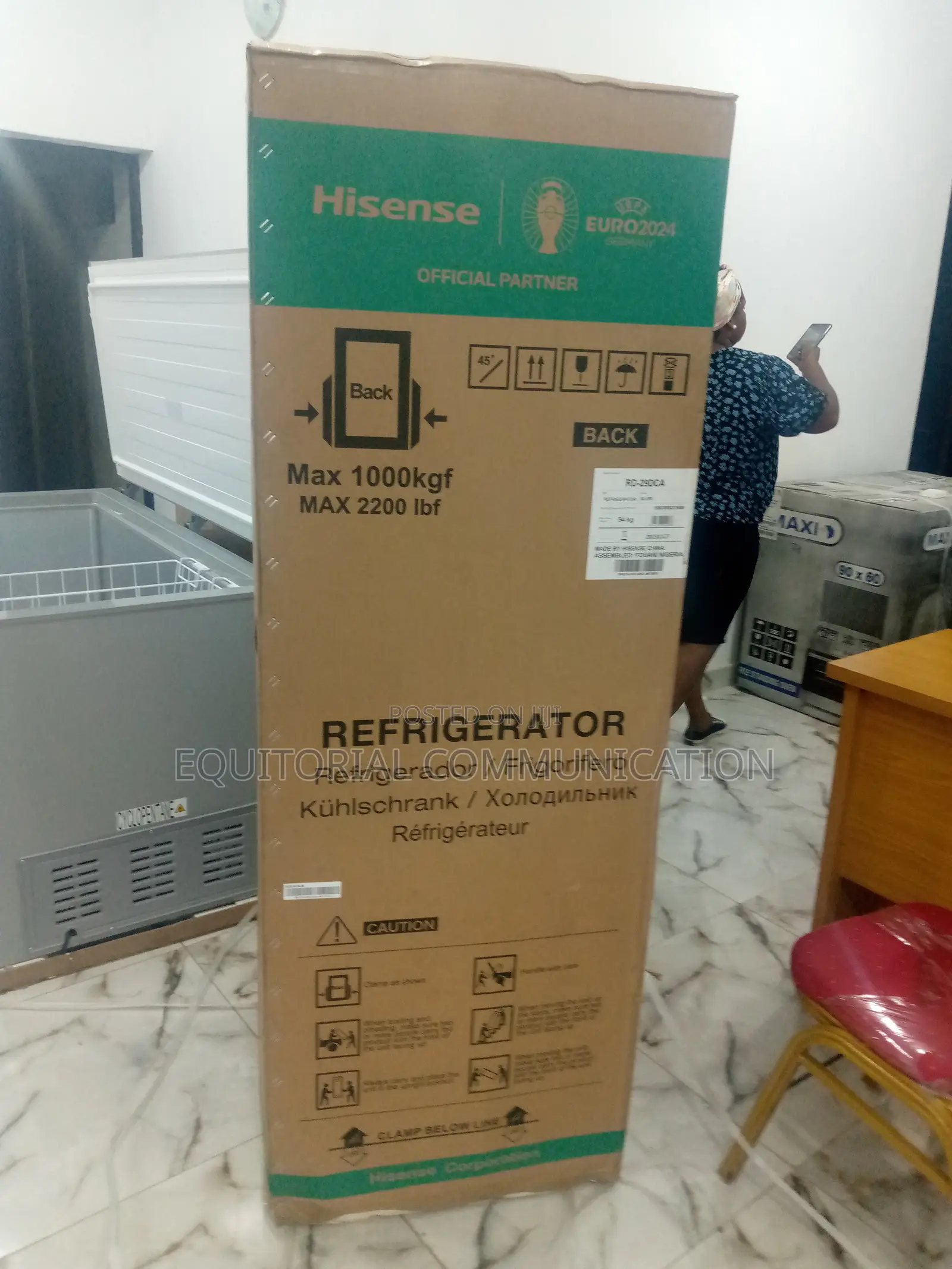 Hisense 29DCA 225L Bottom Freezer Refrigerator - Dirigible