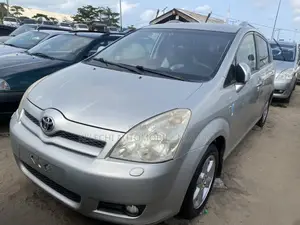 Toyota Corolla Verso 2.0 D-4D 2005 Silver
