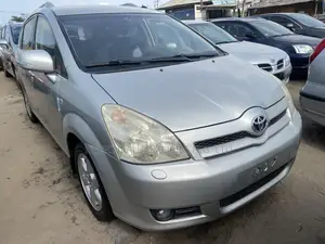 Toyota Corolla Verso 2.0 D-4D 2005 Silver