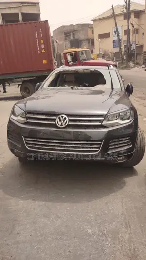 Tourage 2010 Windscreen Glass Available for Delivery