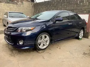 Toyota Corolla 2012 Blue