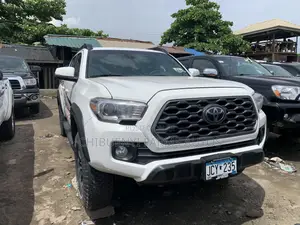 Toyota Tacoma 2020 White