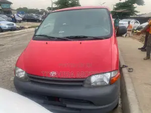Toyota HiAce 2004 Red