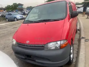Toyota HiAce 2004 Red