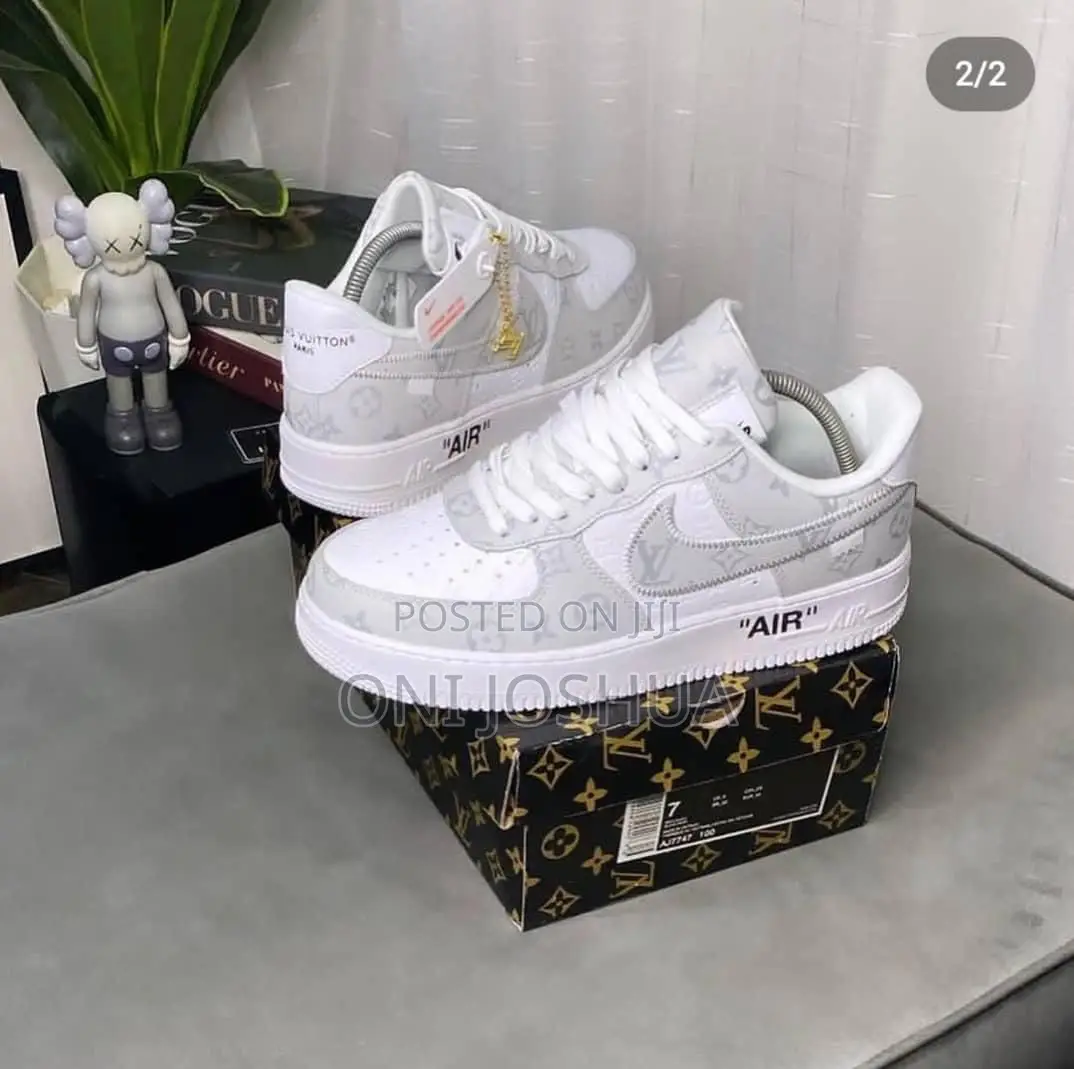 Nike Airforce Lv Sneakers
