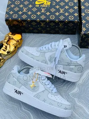 Nike Airforce Lv Sneakers