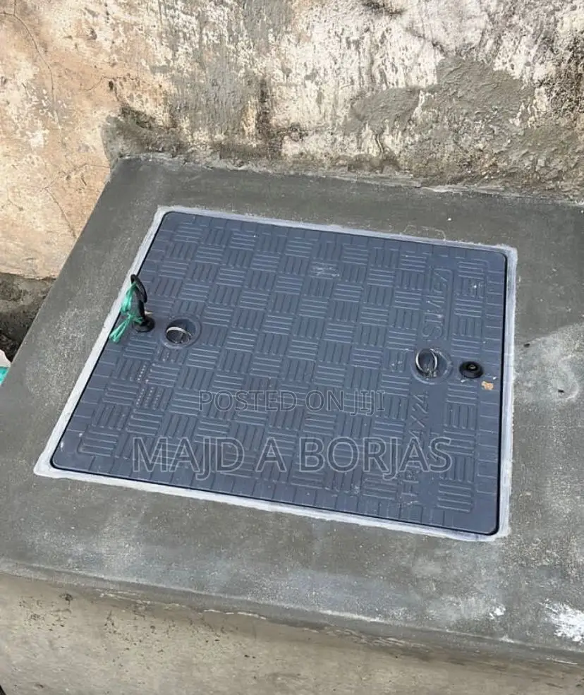 FRP/GRP Manhole Cover 60x60 Black + Lock