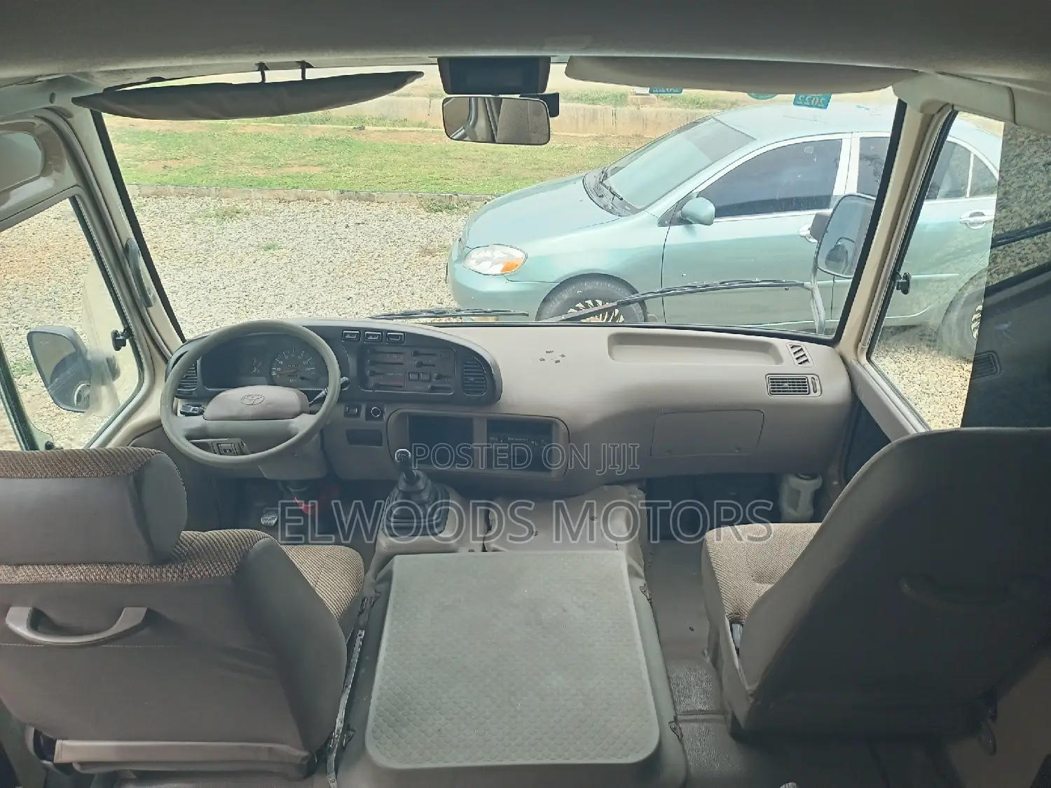Toyota Coaster 2006 Gold