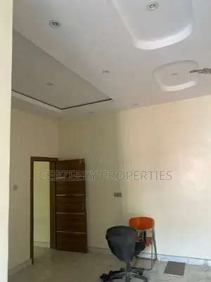 2bdrm Block of Flats in Magodo for rent
