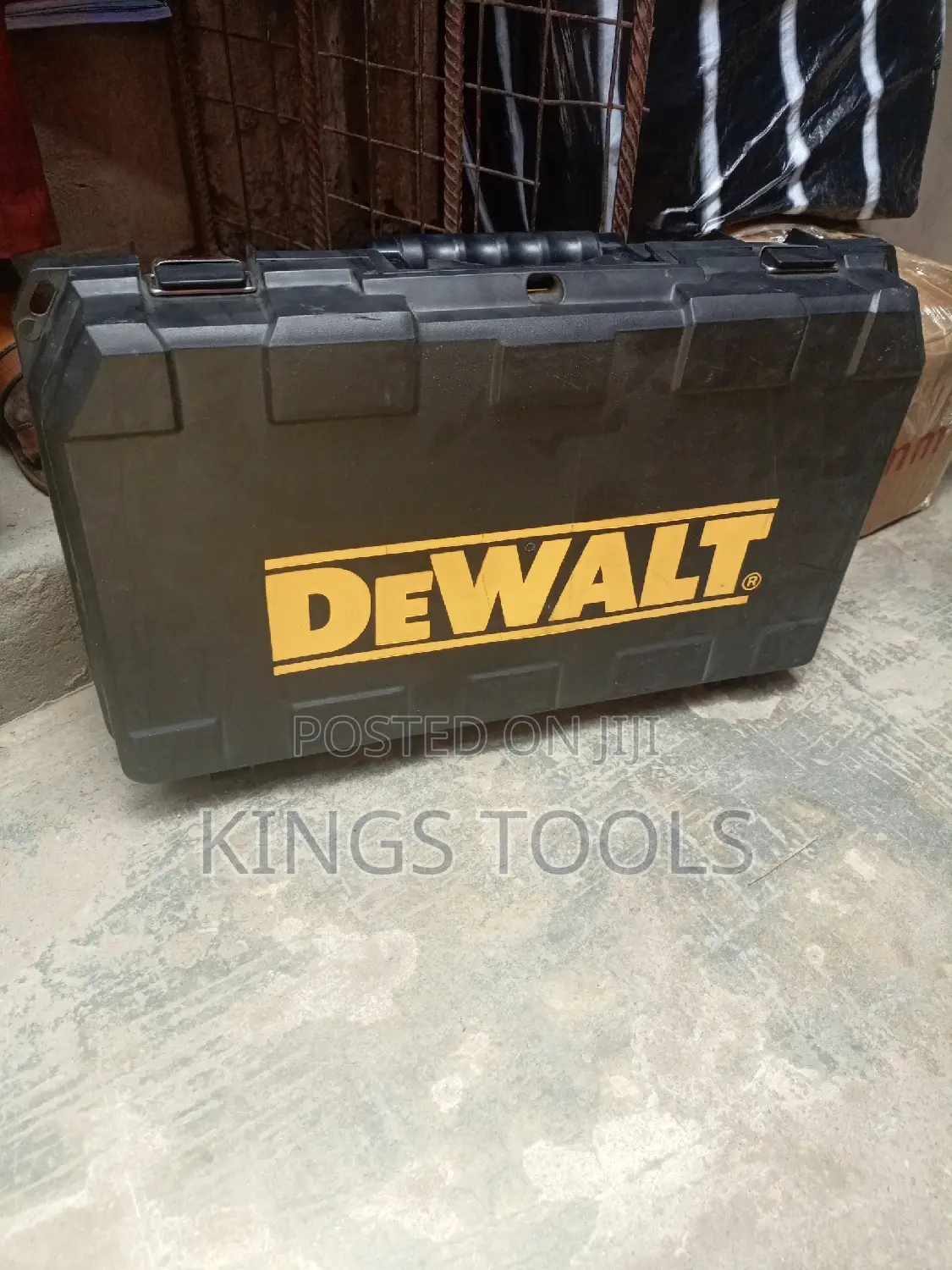 Dewalt Corldless Hammer Machine