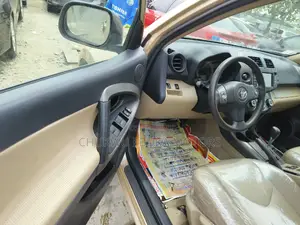 Toyota RAV4 3.5 Limited 2010 Gold