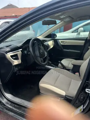 Toyota Corolla LE 4dr Sedan (1.8L 4cyl CVT) 2015 Black