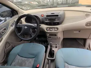 Nissan Almera Tino 2002 Green
