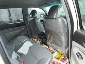 Toyota Tacoma 2015 White