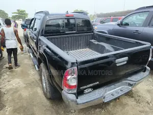 Toyota Tacoma 2015 Black