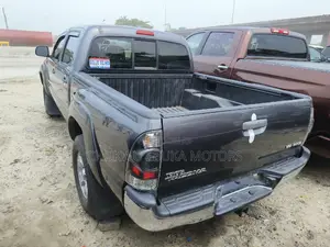 Toyota Tacoma Double Cab V6 2010 Gray