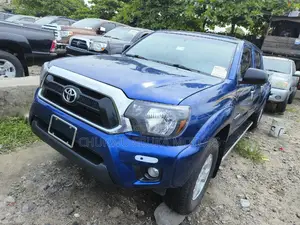 Toyota Tacoma V6 4dr Double Cab 4WD 5.0 ft. SB (4.0L 6cyl 5A) 2015 Blue