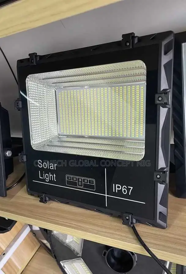 200 Watt Solar Flood Light