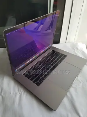Laptop Apple MacBook Pro 2017 16GB Intel Core I7 SSD 1T
