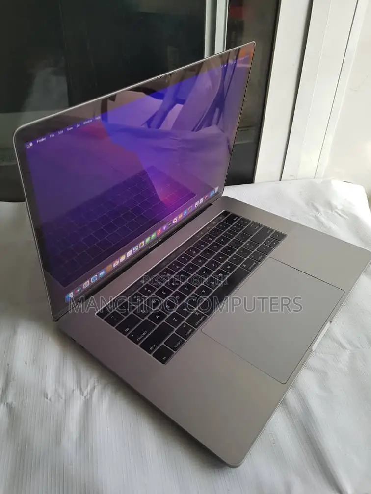 Laptop Apple MacBook Pro 2017 16GB Intel Core I7 SSD 1T