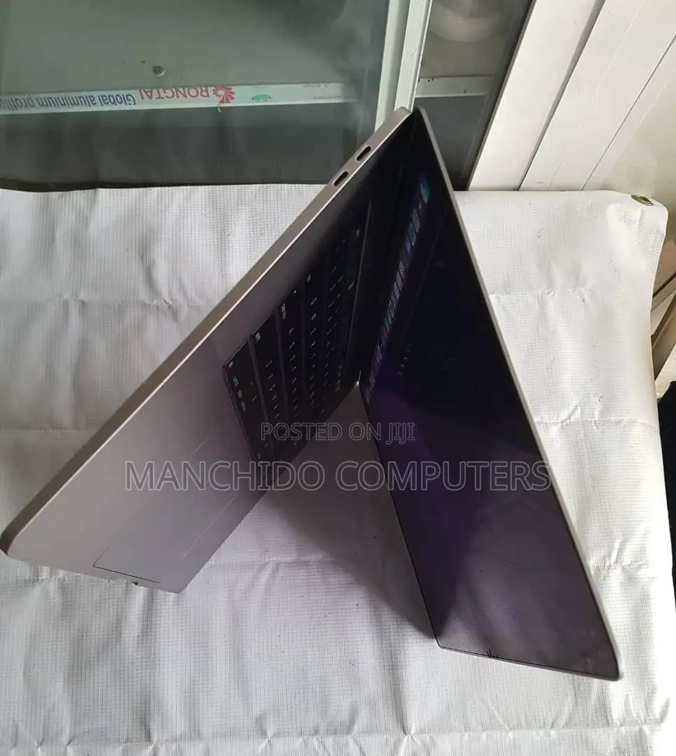 Laptop Apple MacBook Pro 2017 16GB Intel Core I7 SSD 1T