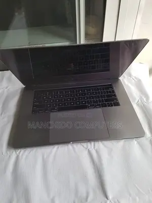 Laptop Apple MacBook Pro 2016 16GB Intel Core I7 SSD 1T