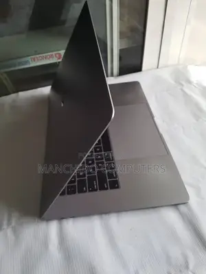 Laptop Apple MacBook Pro 2016 16GB Intel Core I7 SSD 1T