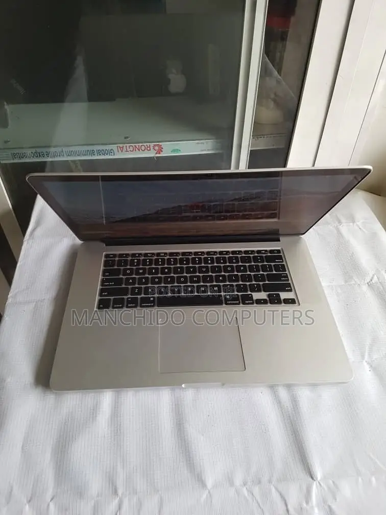 Laptop Apple MacBook Pro 2015 16GB Intel Core I7 SSD 512GB