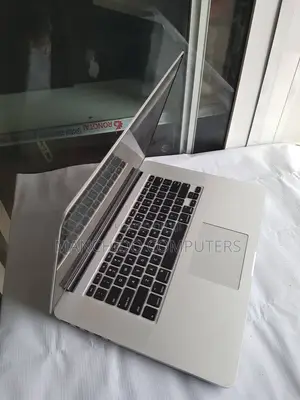 Laptop Apple MacBook Pro 2015 16GB Intel Core I7 SSD 512GB