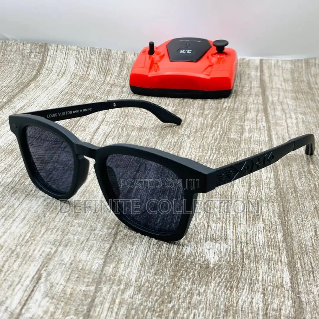 LOUIS VUITTON Luxury Glass