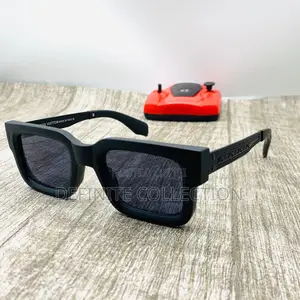LOUIS VUITTON Luxury Glass