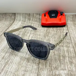 LOUIS VUITTON Luxury Glass