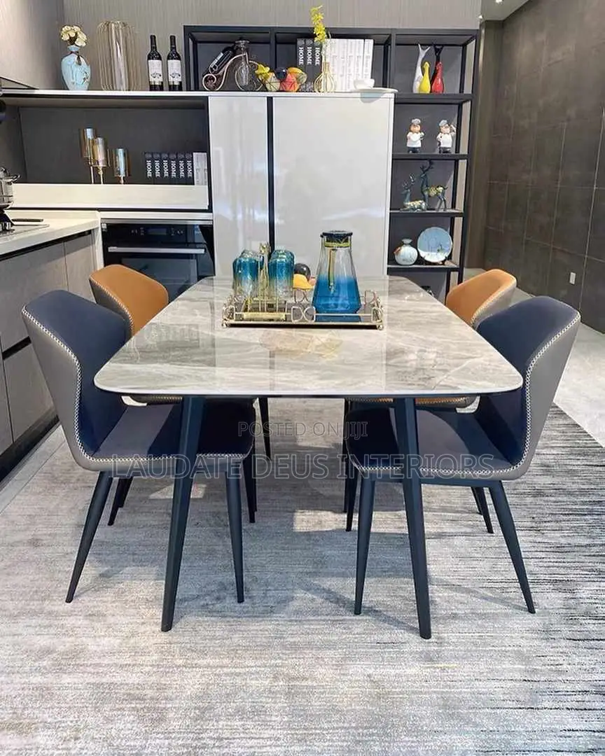 Classic 4 Seaters Marble Top Dining Table