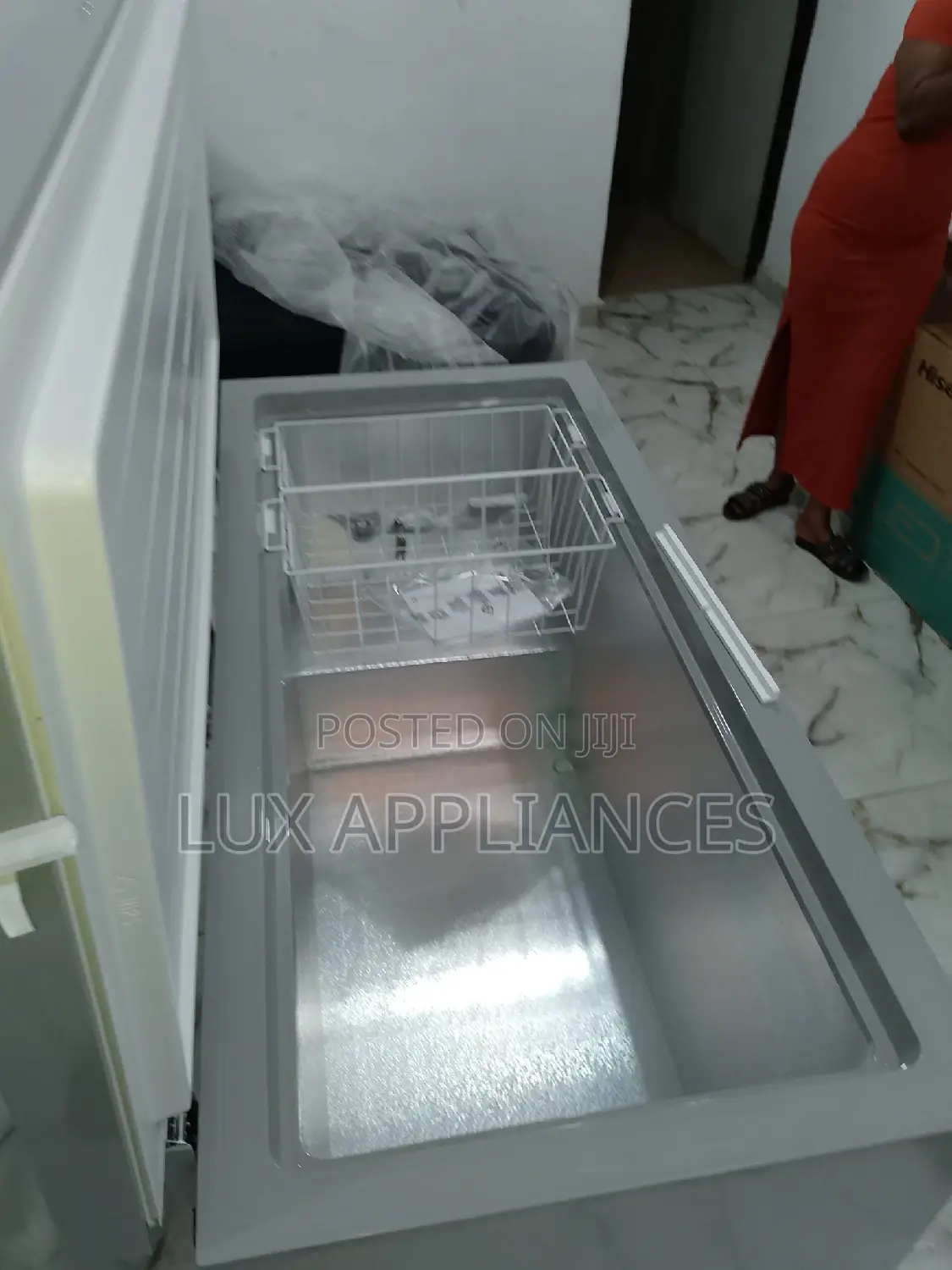 Environmental Friendly Hisense 420 Chest Freezer