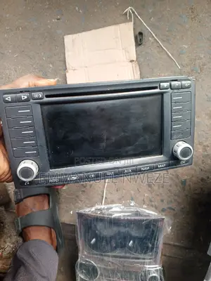 Photo - Volkswagen Touareg Radio Screen