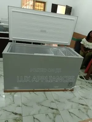 Spacious 420L Capacity Chest Freezer With Removable Basket