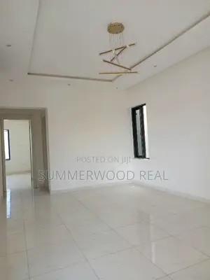 2bdrm Block of Flats in Lekki for sale