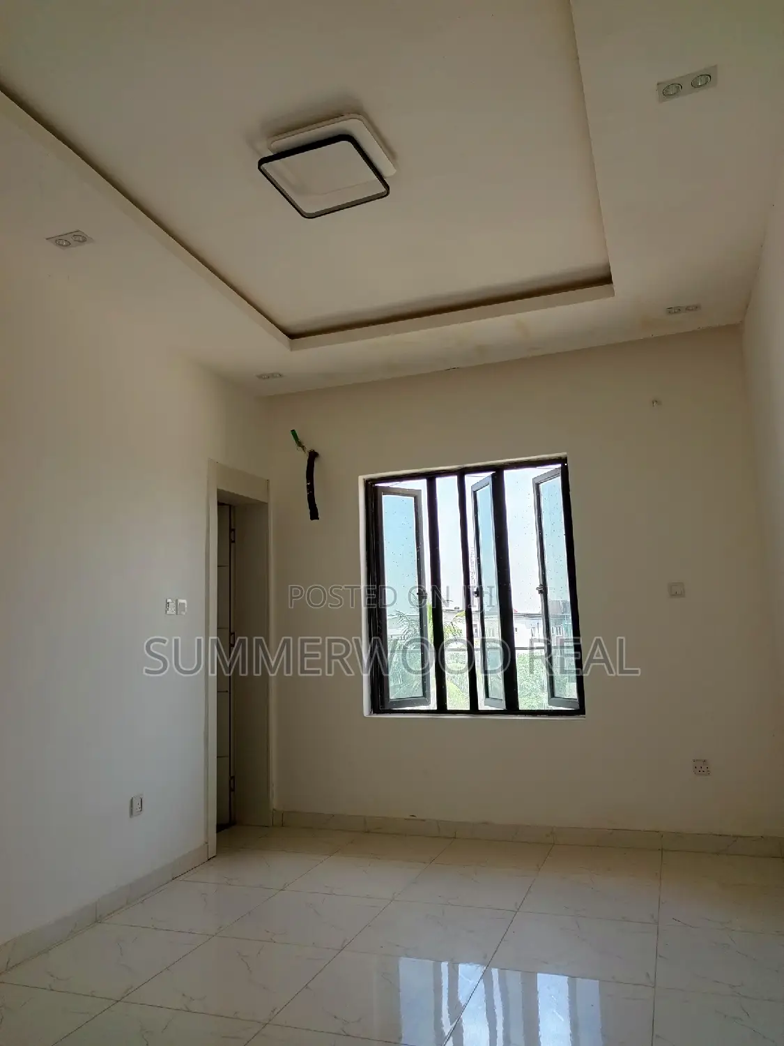 2bdrm Block of Flats in Lekki for sale