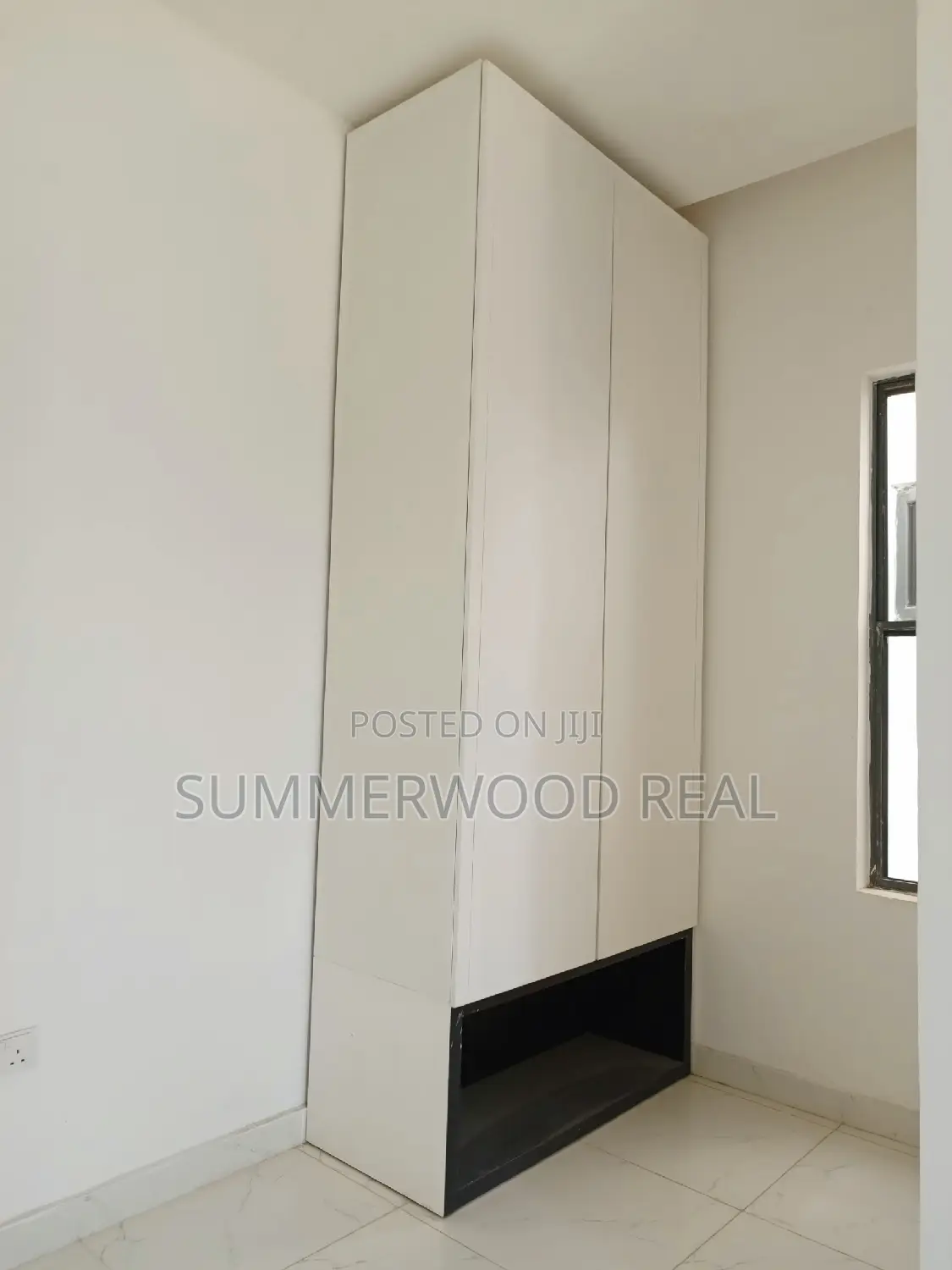 2bdrm Block of Flats in Lekki for sale
