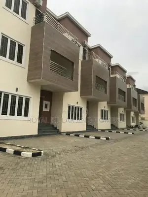 4bdrm Townhouse/Terrace in Kaura By Games for sale